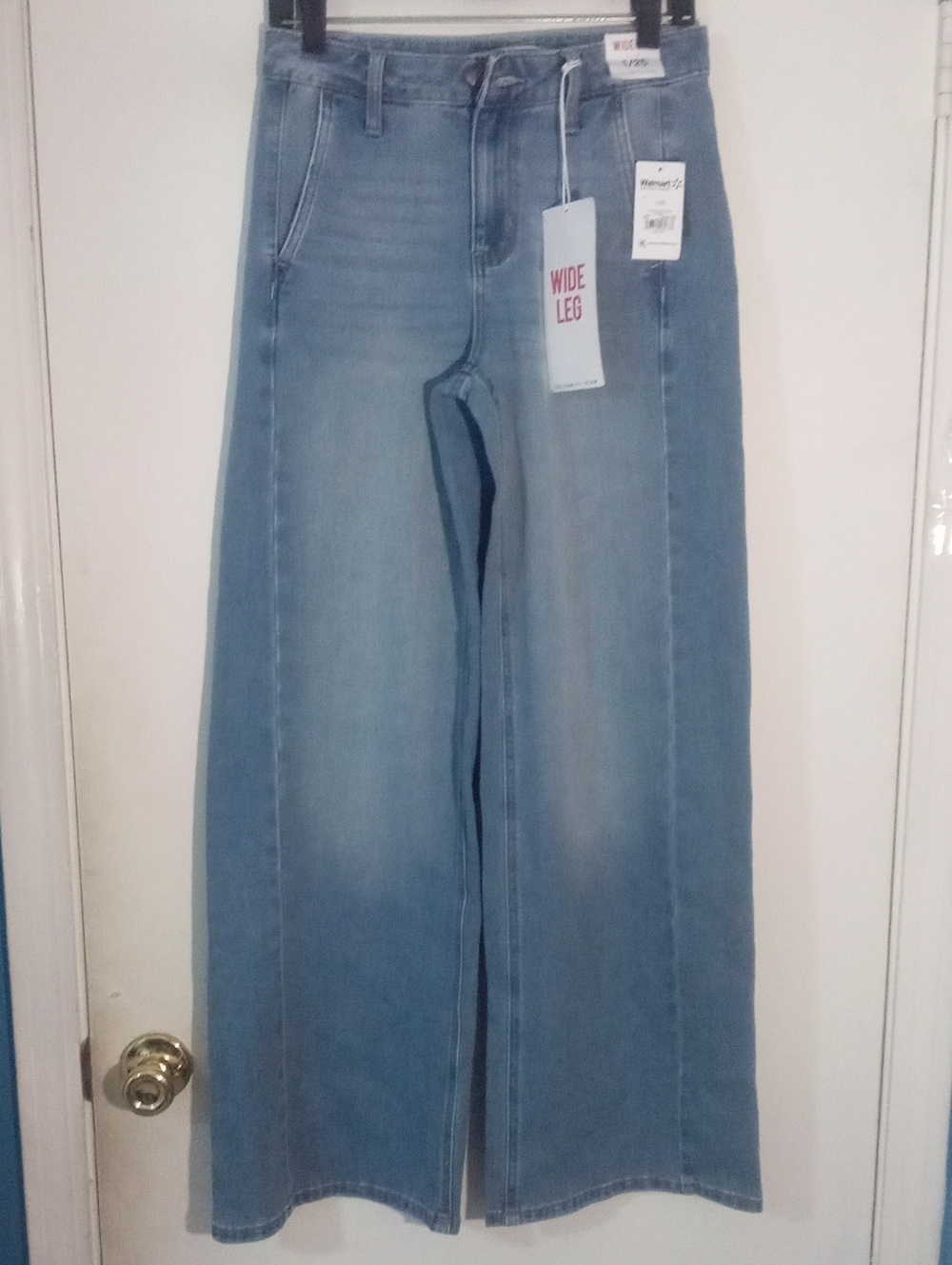 Celebrity Pink Light Blue Wide-Leg Jeans Size 1 NWT
